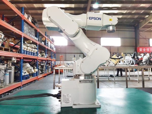 Libérez le potentiel de votre entreprise : les avantages transformateurs des robots SCARA EPSON d'occasion